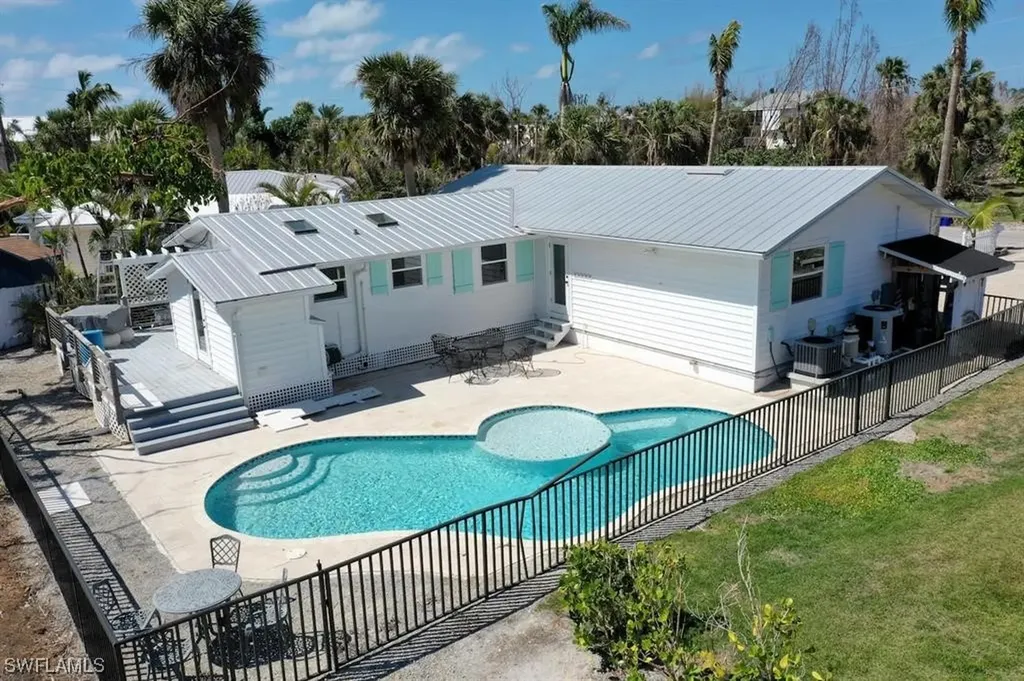 6141 Henderson Road Sanibel FL 33957