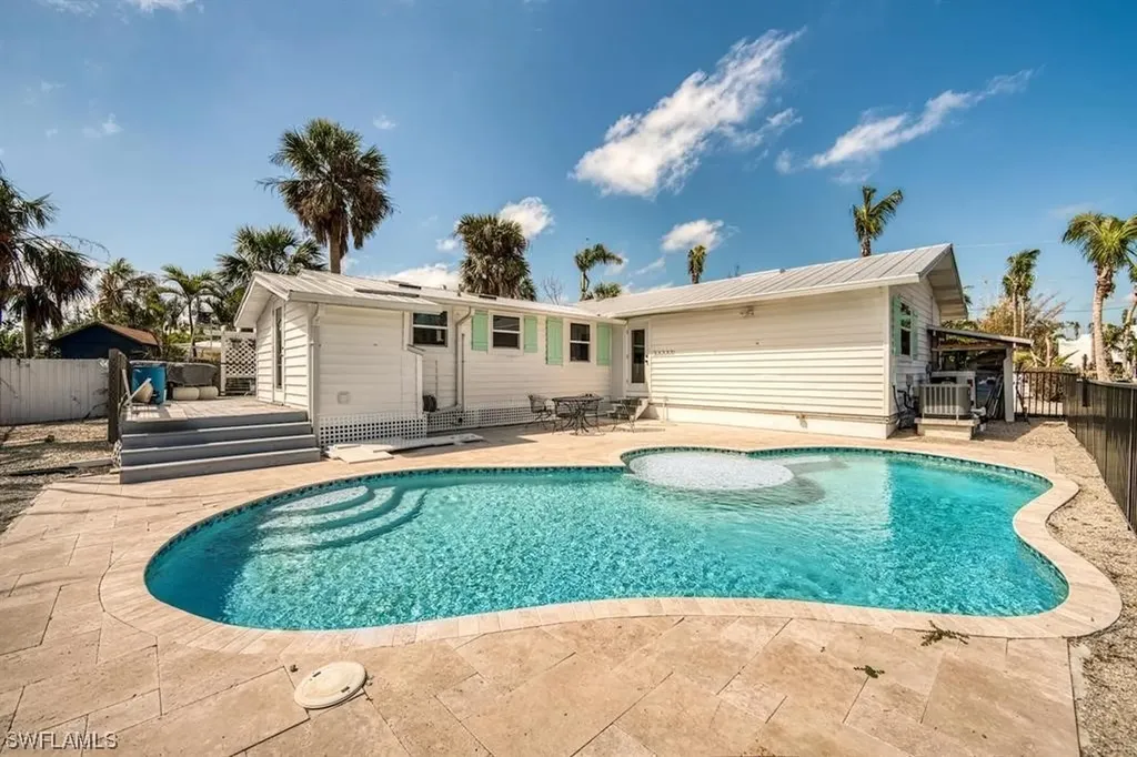6141 Henderson Road Sanibel FL 33957