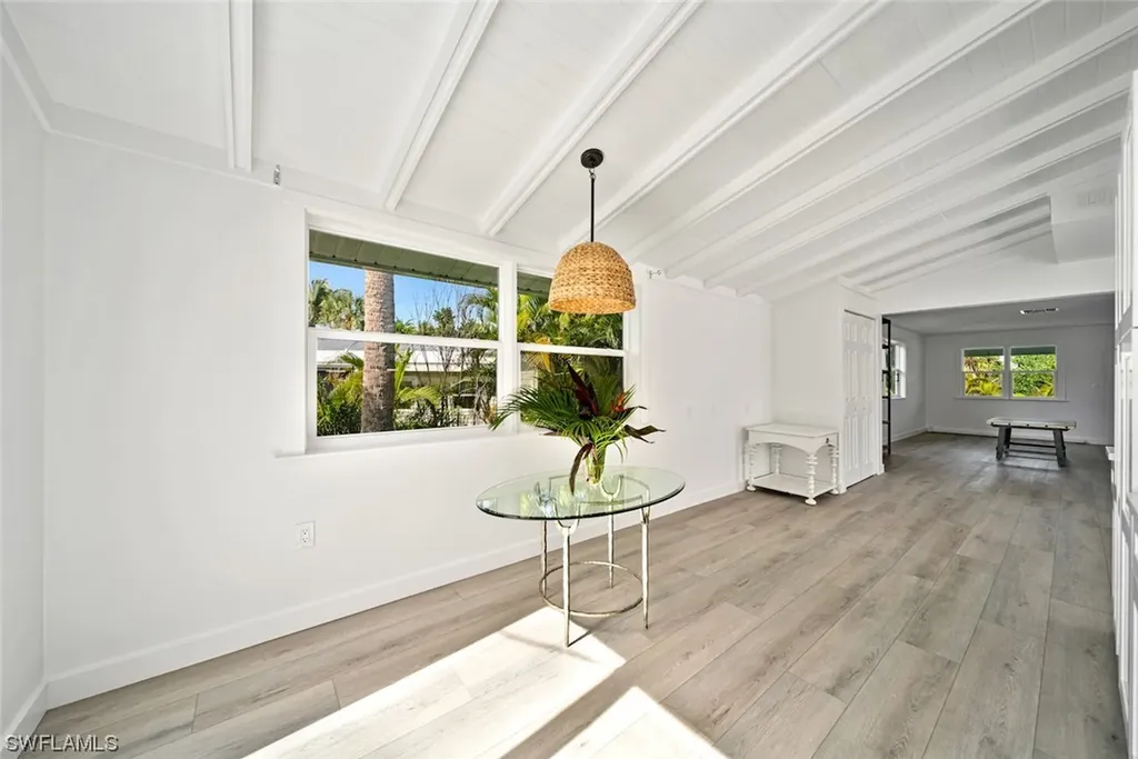 6141 Henderson Road Sanibel FL 33957