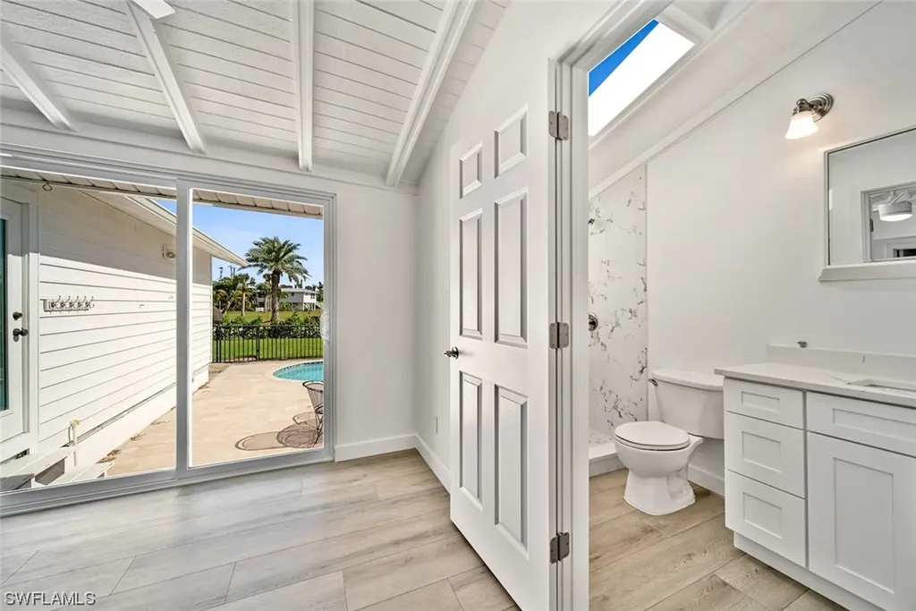 6141 Henderson Road Sanibel FL 33957