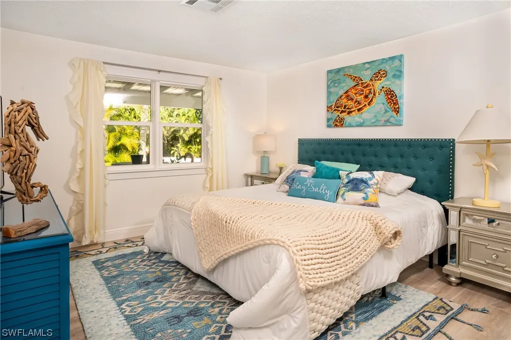 6141 Henderson Road Sanibel FL 33957