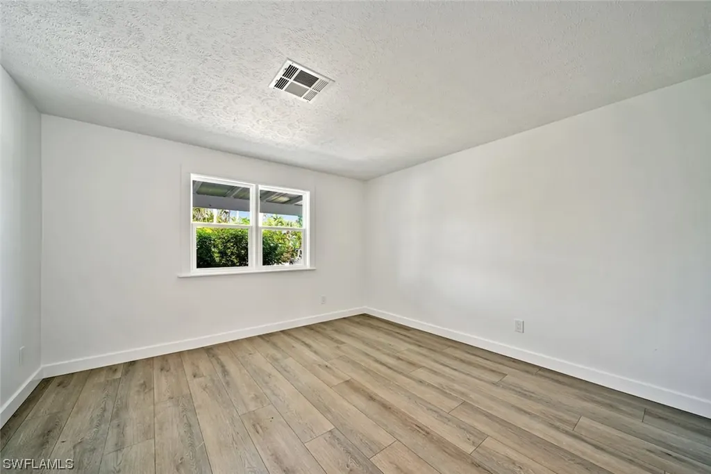 6141 Henderson Road Sanibel FL 33957