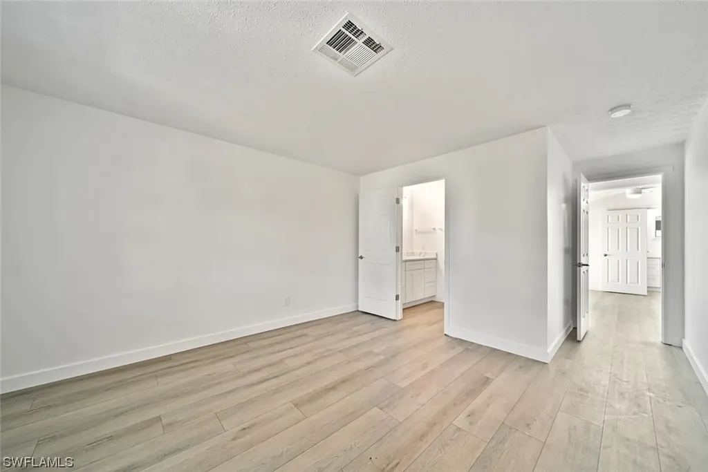 6141 Henderson Road Sanibel FL 33957