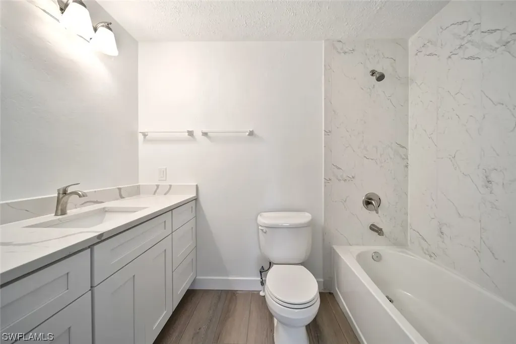 6141 Henderson Road Sanibel FL 33957