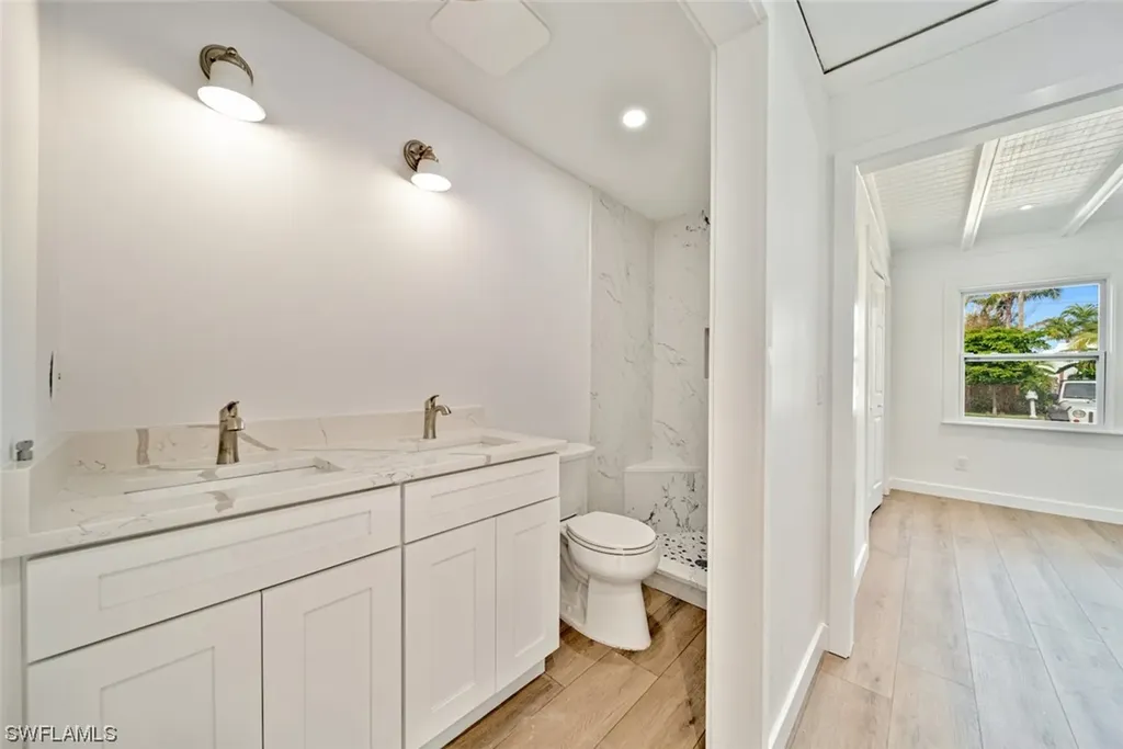 6141 Henderson Road Sanibel FL 33957