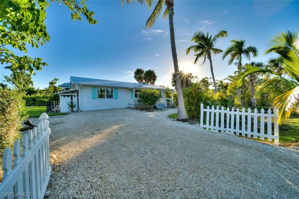 6141 Henderson Road Sanibel FL 33957