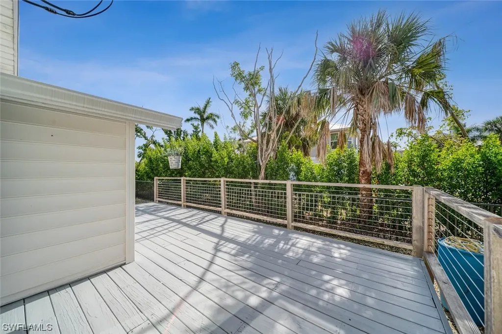 6141 Henderson Road Sanibel FL 33957