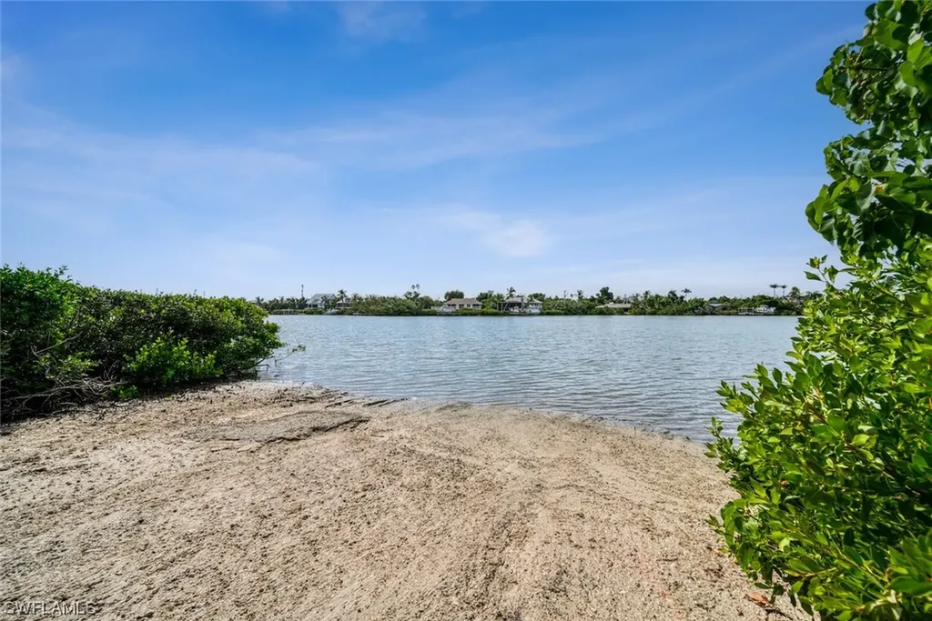 6141 Henderson Road Sanibel FL 33957