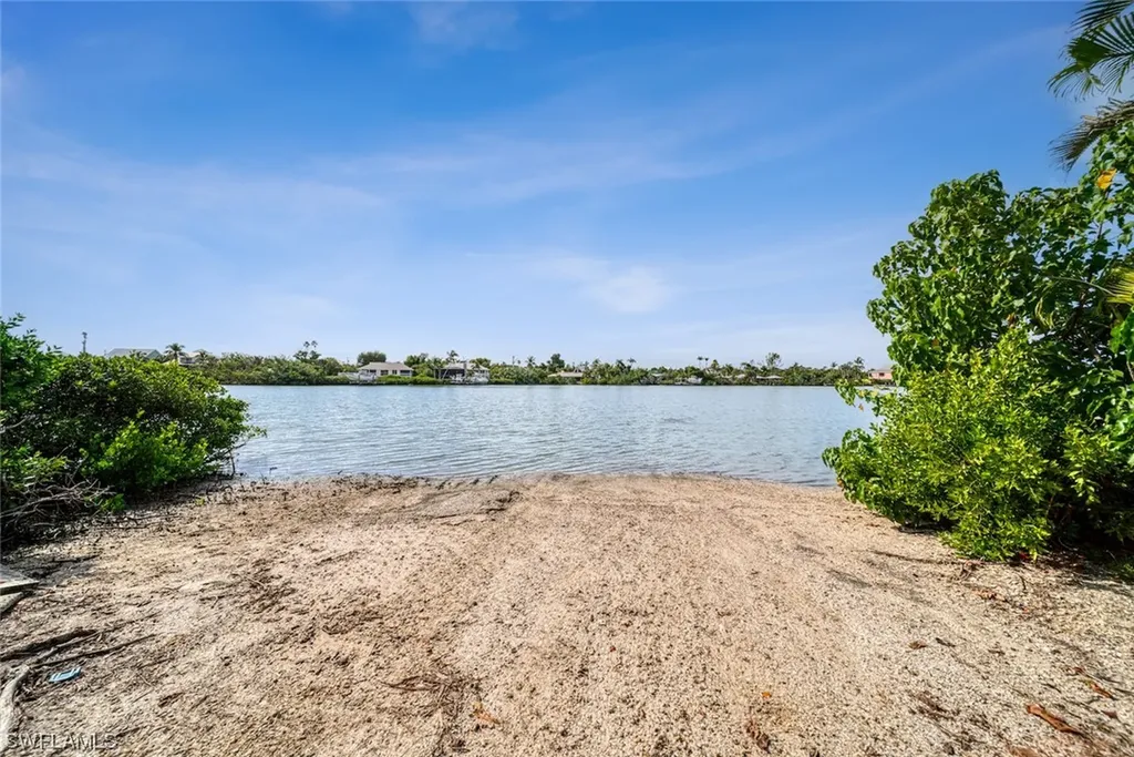 6141 Henderson Road Sanibel FL 33957