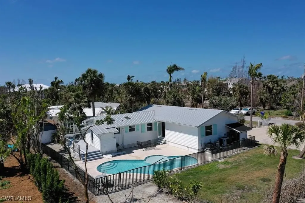 6141 Henderson Road Sanibel FL 33957