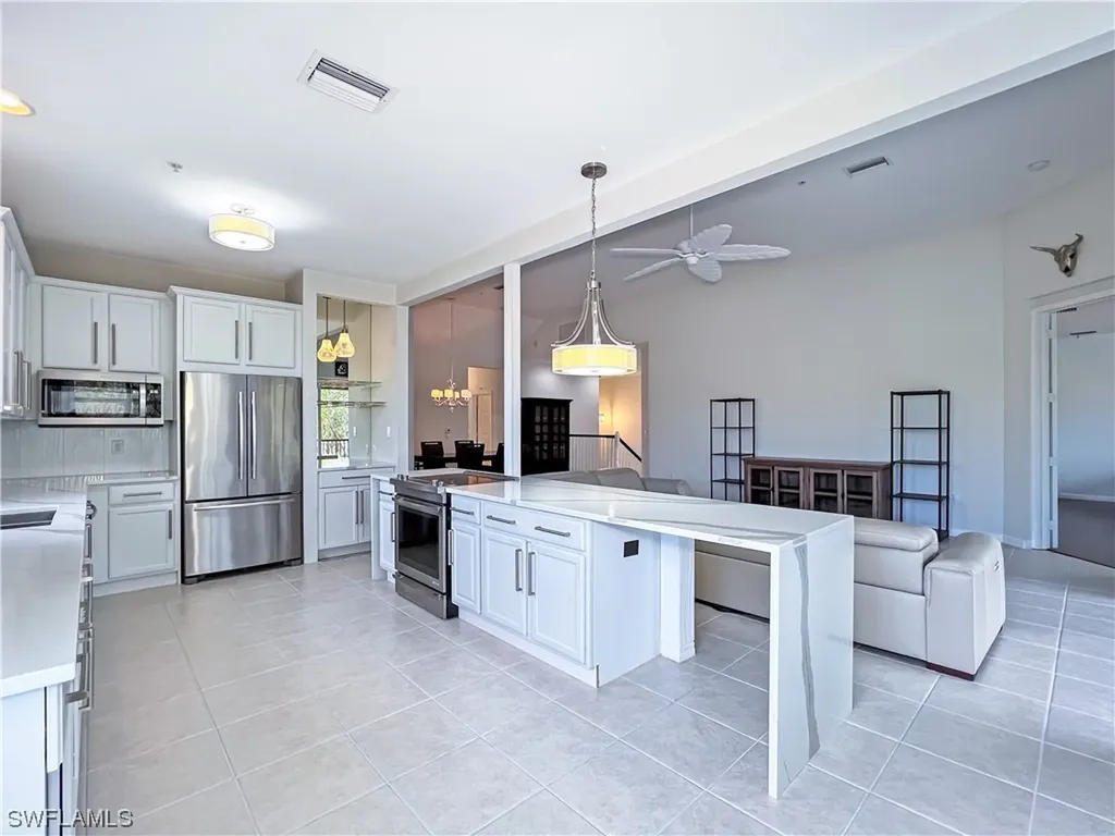 Fort Myers FL, 18940 Bay Woods Lake Drive, Unit 202