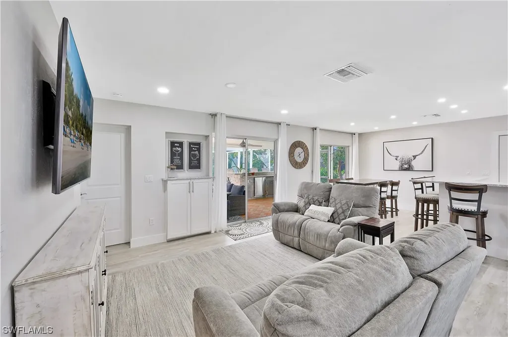 1207 Sunbird Avenue Marco Island FL 34145