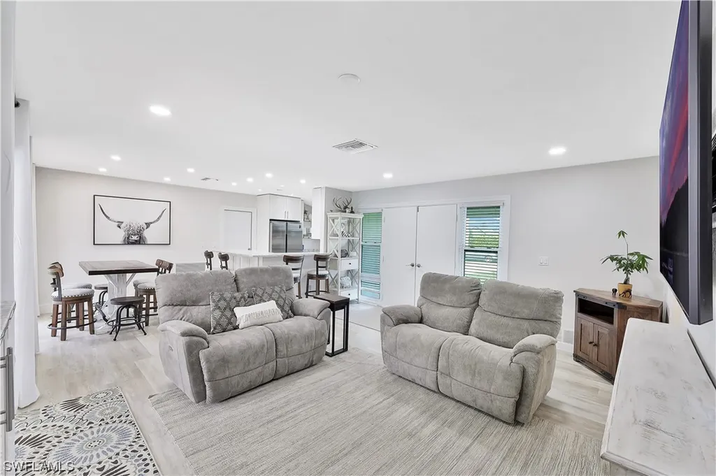 1207 Sunbird Avenue Marco Island FL 34145