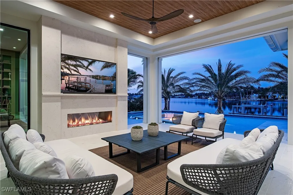 2999 Rum Row Naples FL 34102