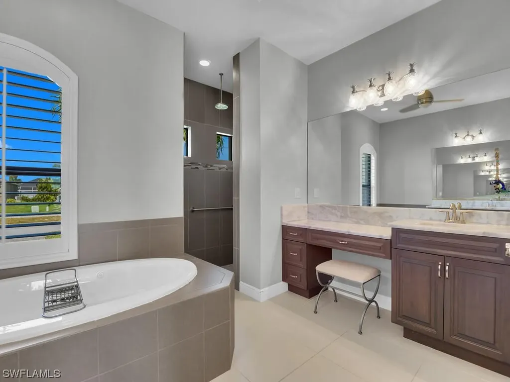 2728 Gleason Parkway Cape Coral FL 33914