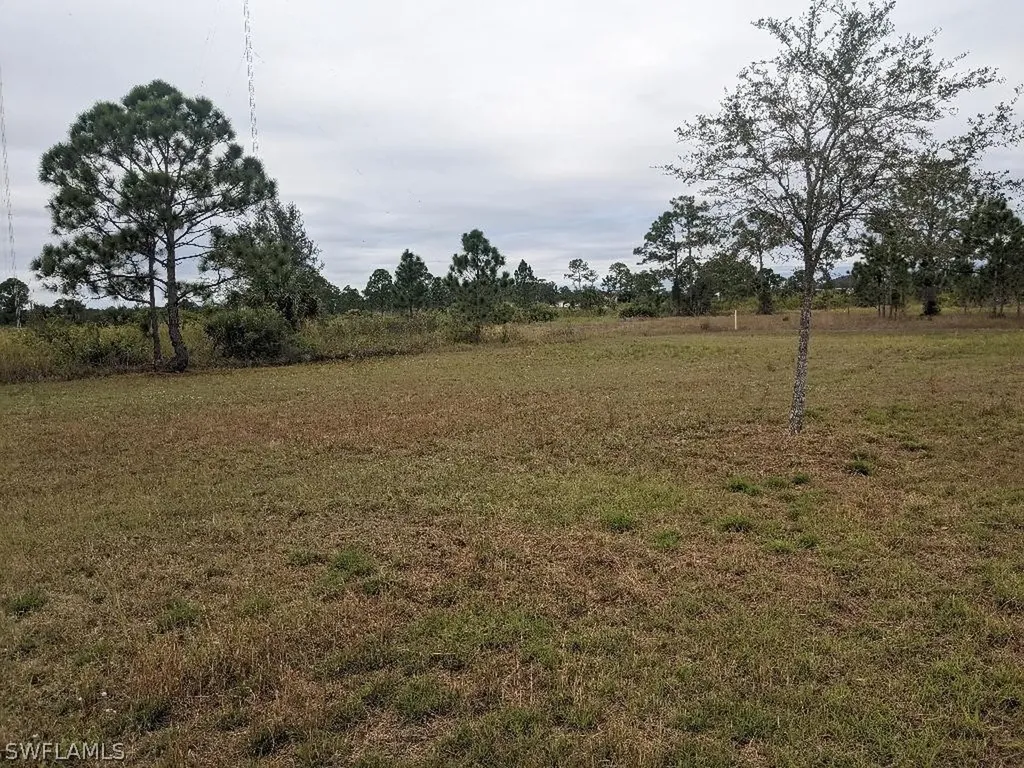 7501 1st Place Wheelers Subd FL 33935