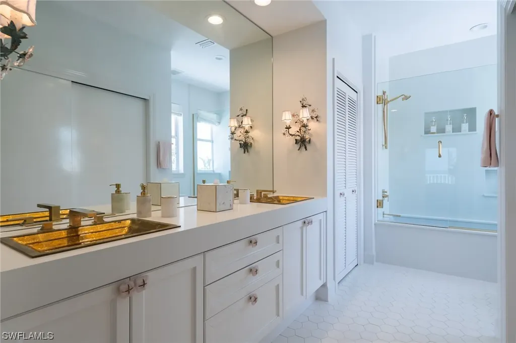 4681 Rue Belle Mer Sanibel FL 33957