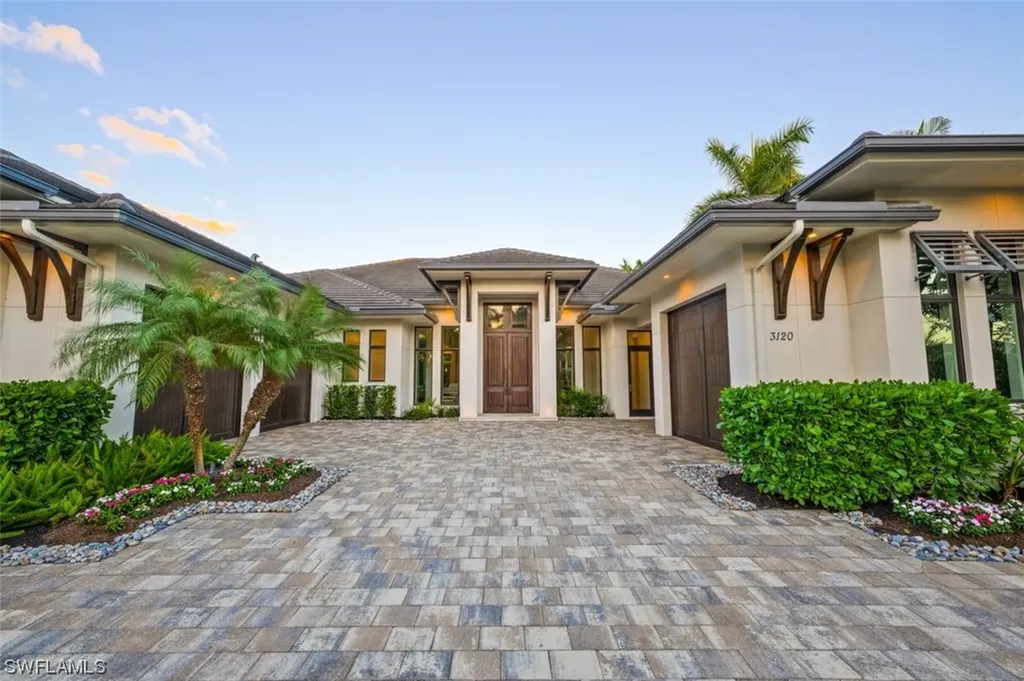 3120 Crayton Road Naples FL 34103