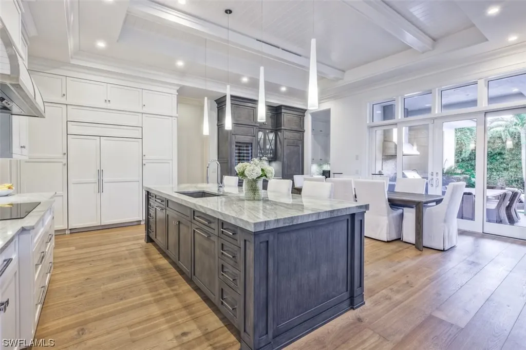 3120 Crayton Road Naples FL 34103