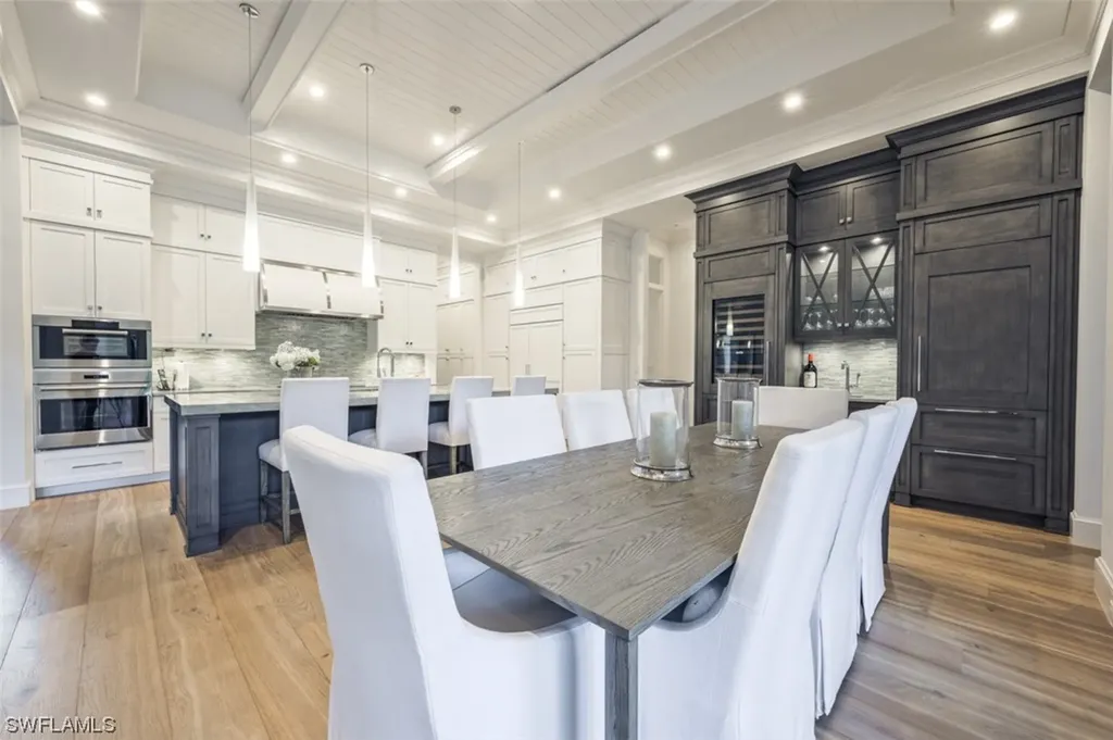 3120 Crayton Road Naples FL 34103