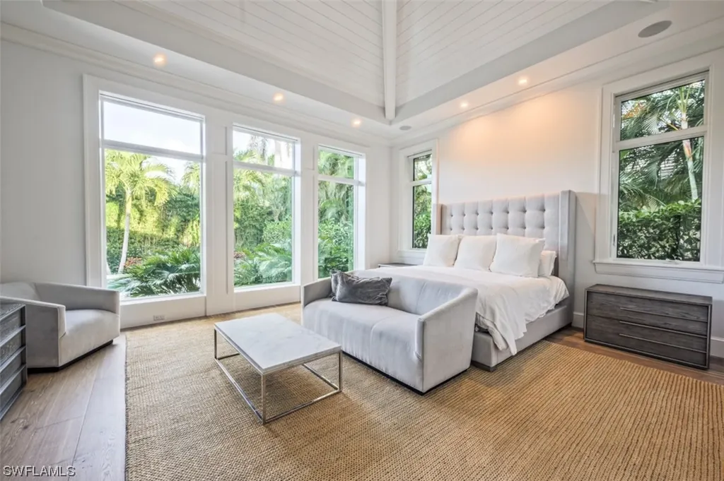 3120 Crayton Road Naples FL 34103