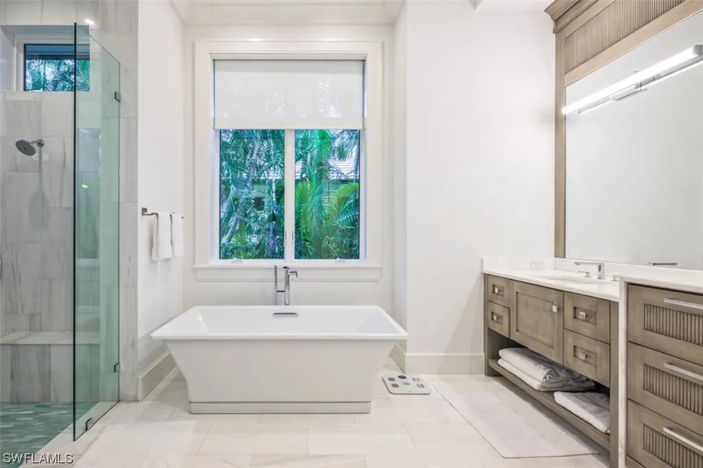 3120 Crayton Road Naples FL 34103