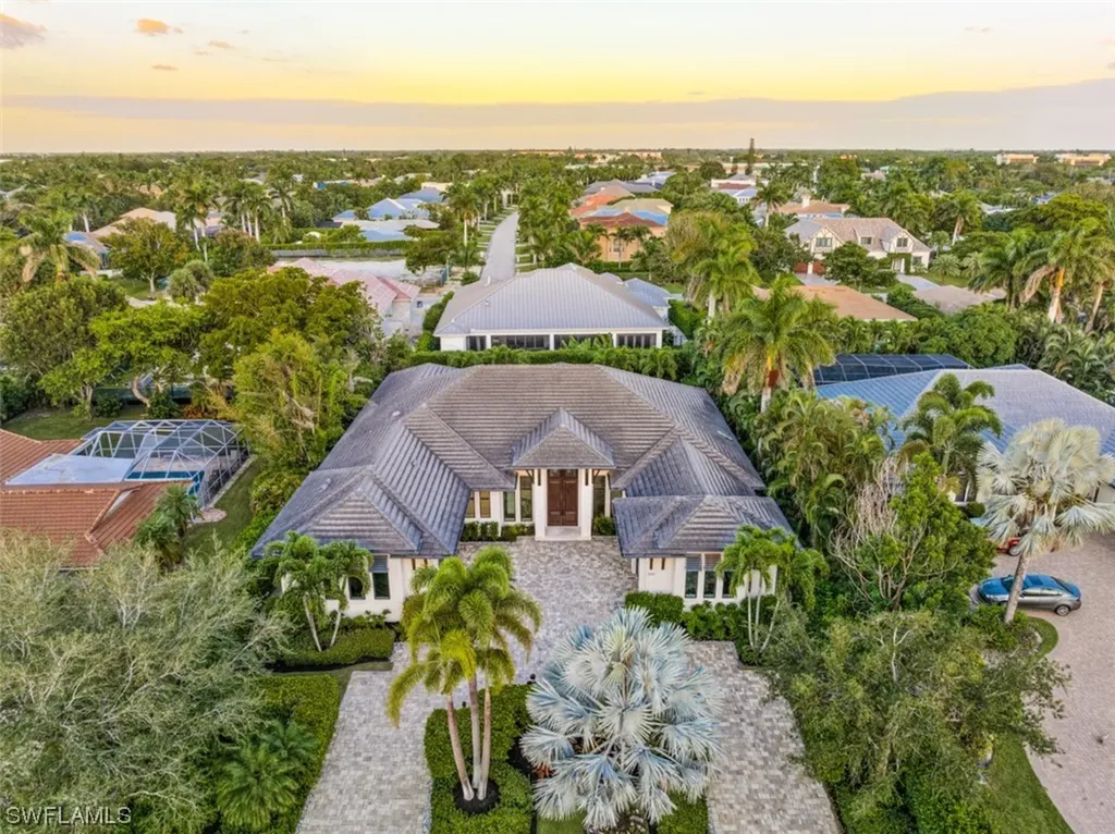 3120 Crayton Road Naples FL 34103