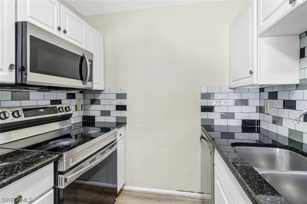 Naples FL, 4615 Bayshore Drive, Unit E6