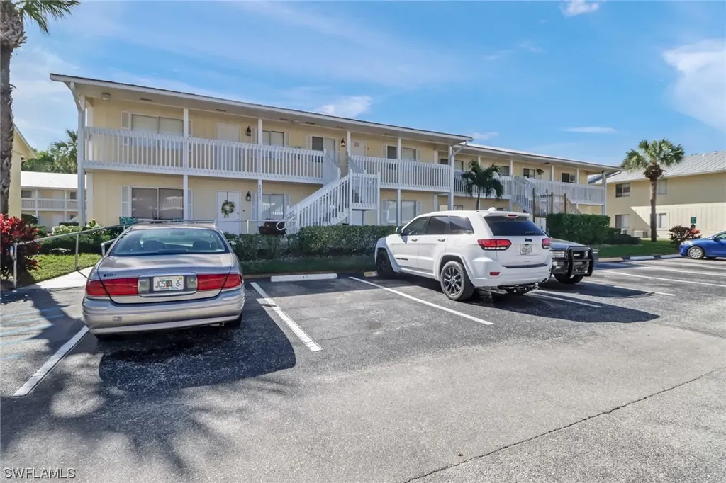 4615 Bayshore Drive Naples FL 34112