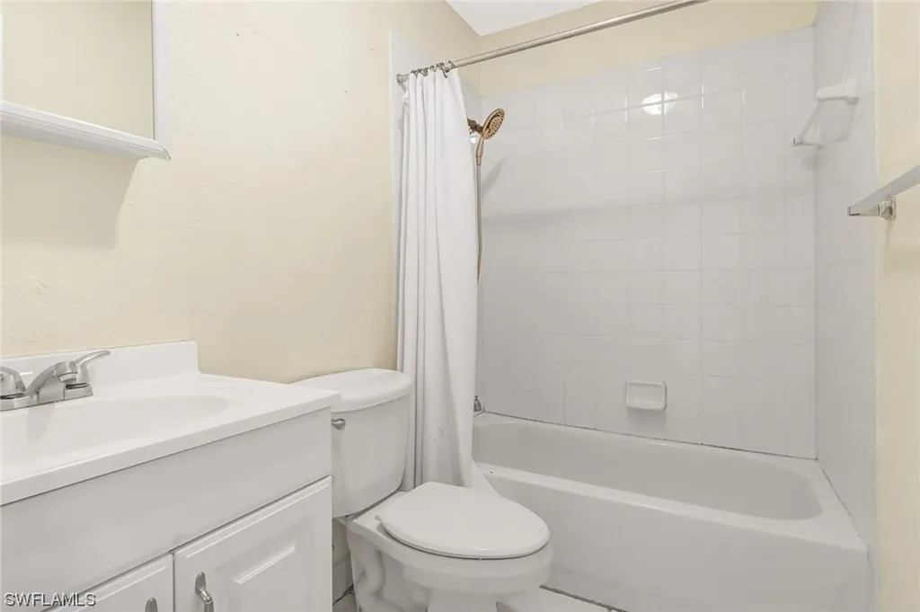 4615 Bayshore Drive Naples FL 34112