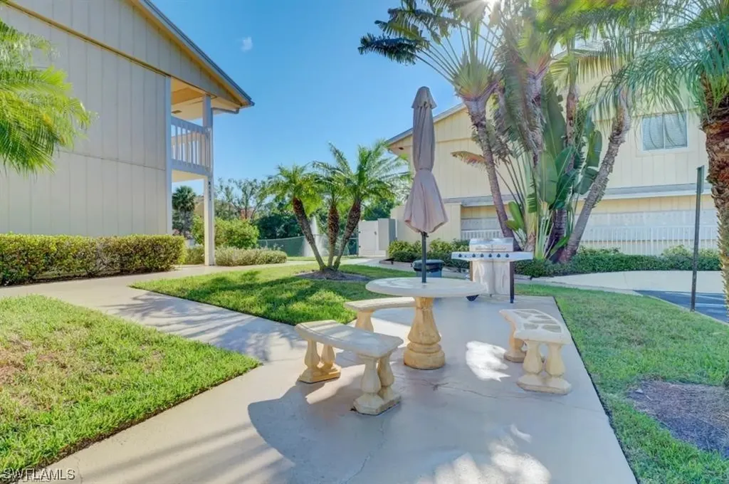 4615 Bayshore Drive Naples FL 34112