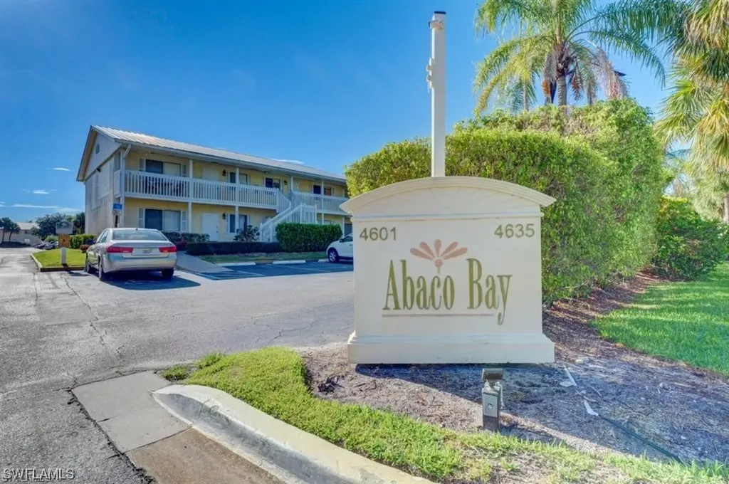 4615 Bayshore Drive Naples FL 34112