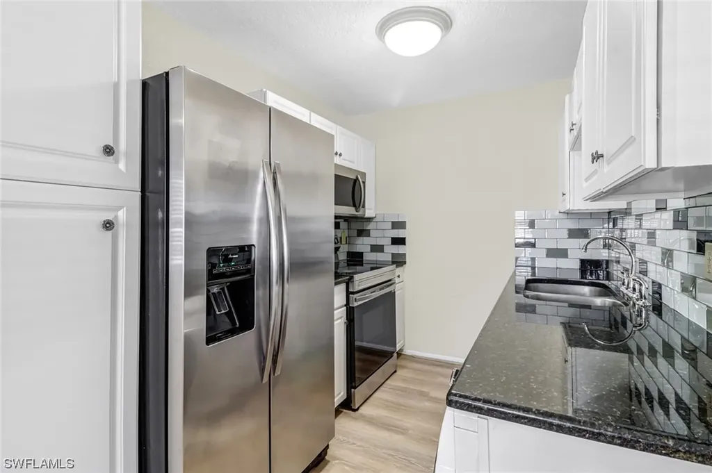4615 Bayshore Drive Naples FL 34112