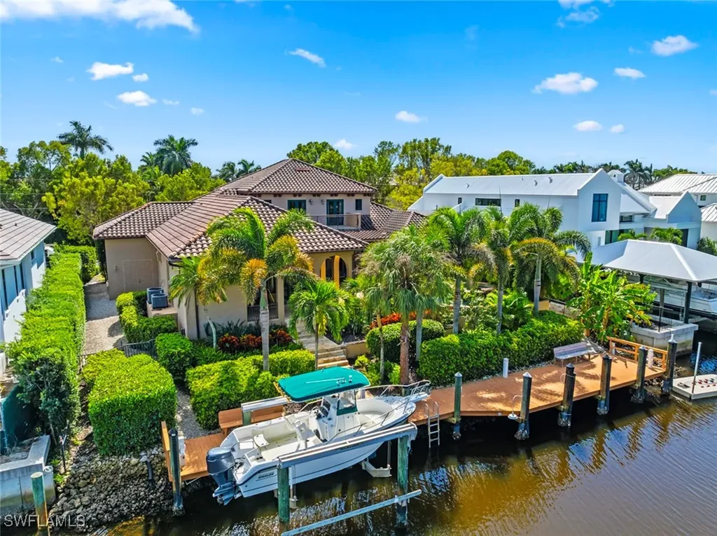 611 18th Avenue S Naples FL 34102