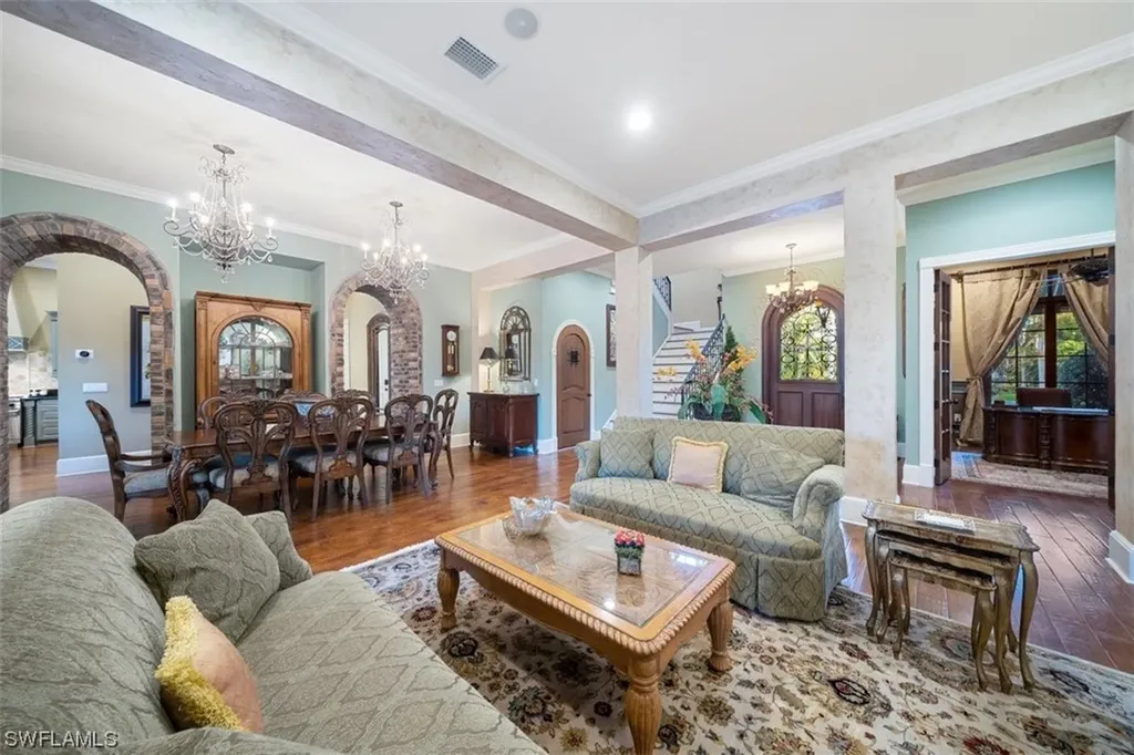 611 18th Avenue S Naples FL 34102
