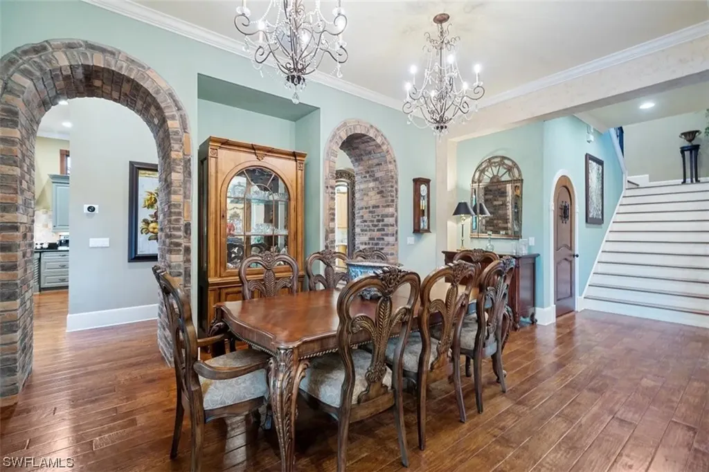 611 18th Avenue S Naples FL 34102