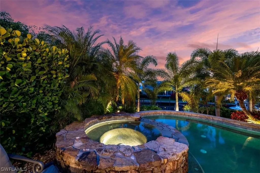 611 18th Avenue S Naples FL 34102