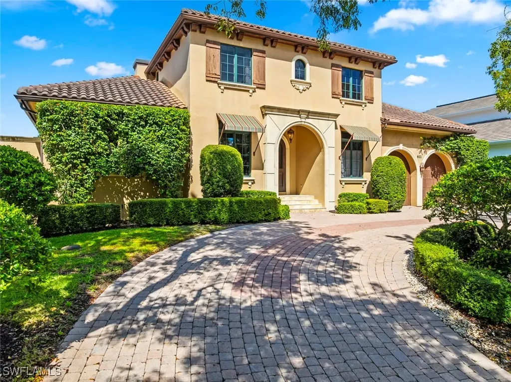 611 18th Avenue S Naples FL 34102