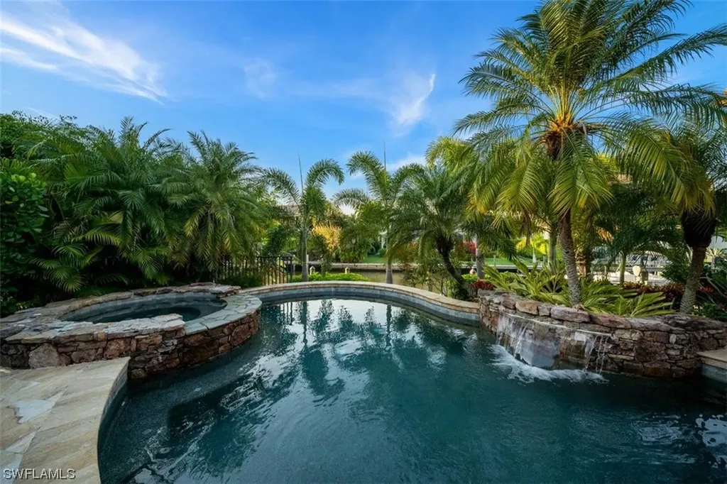 611 18th Avenue S Naples FL 34102