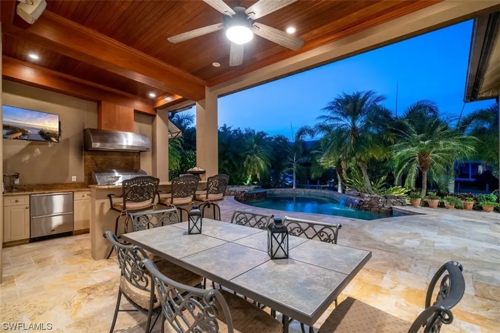 611 18th Avenue S Naples FL 34102