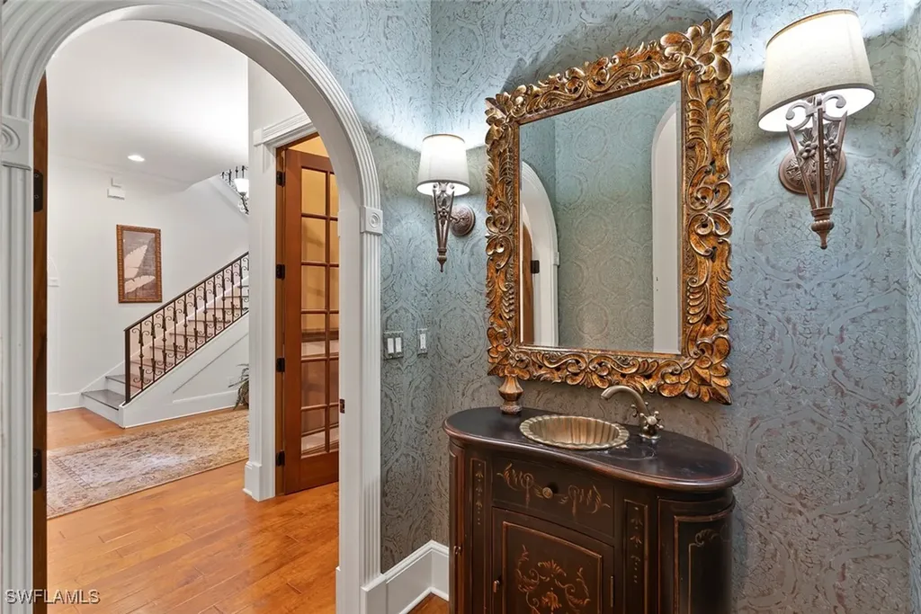 611 18th Avenue S Naples FL 34102