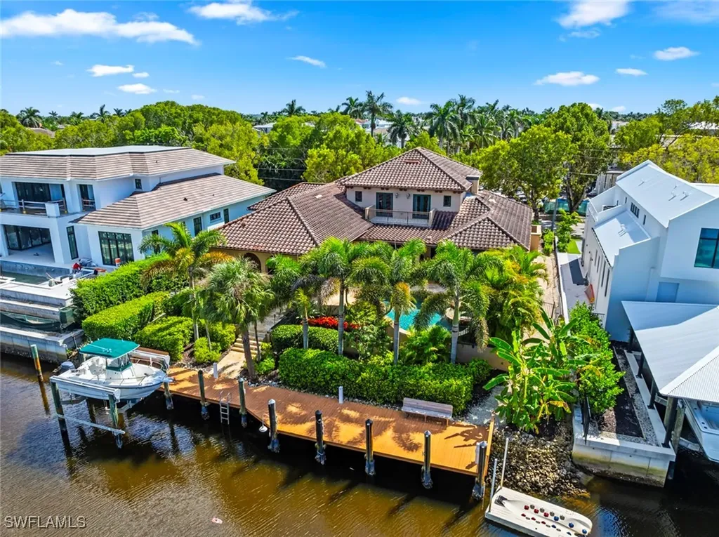 611 18th Avenue S Naples FL 34102