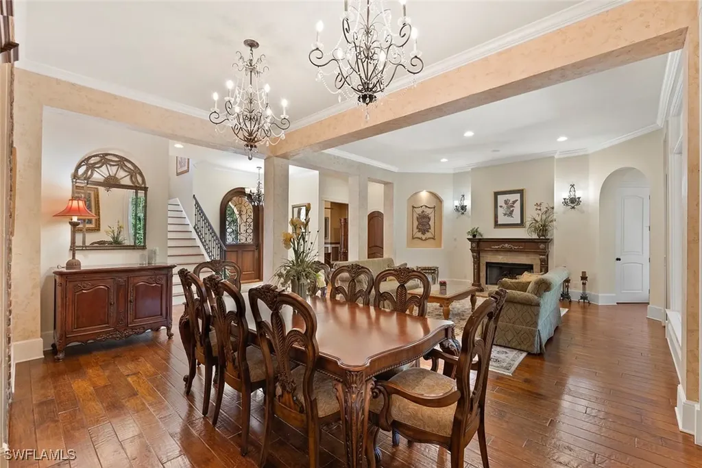 611 18th Avenue S Naples FL 34102
