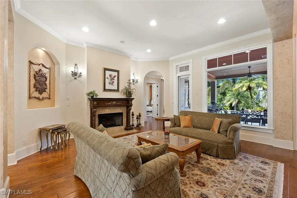 611 18th Avenue S Naples FL 34102