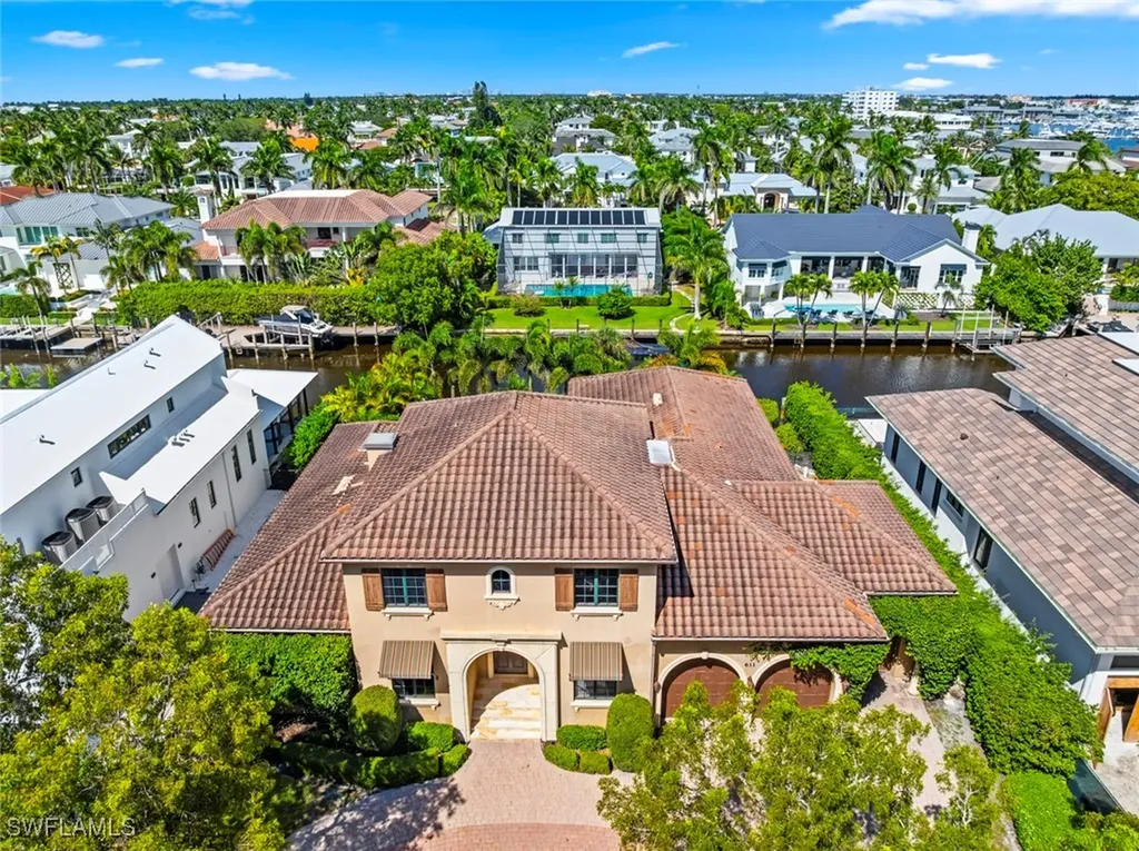 611 18th Avenue S Naples FL 34102