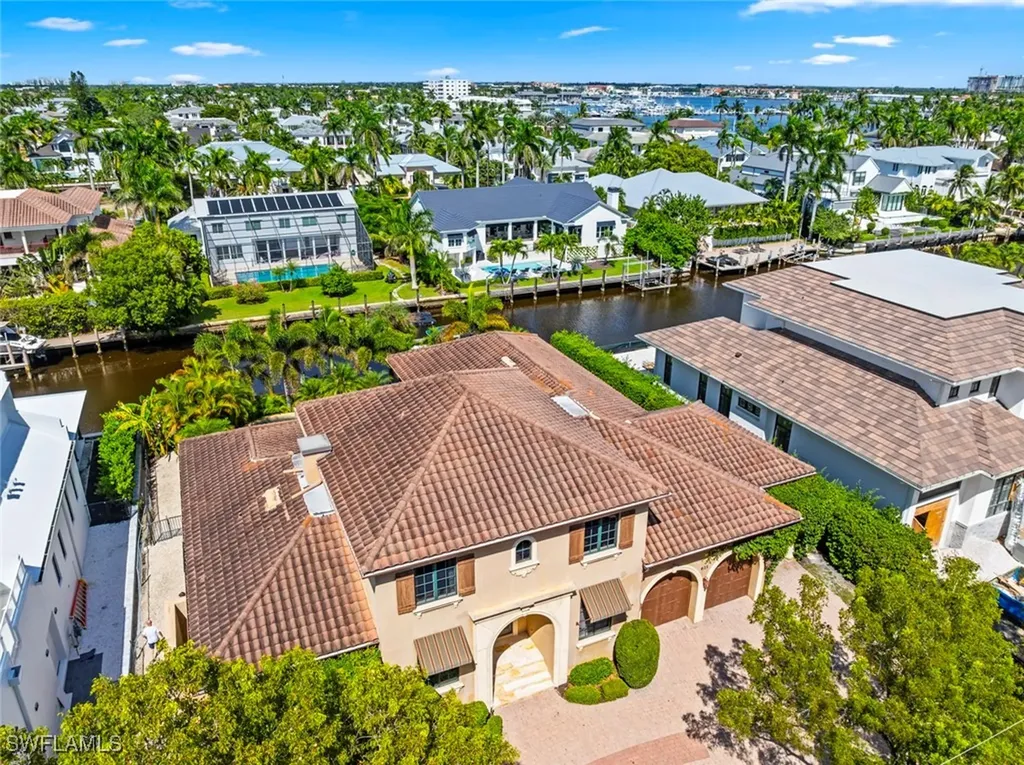 611 18th Avenue S Naples FL 34102