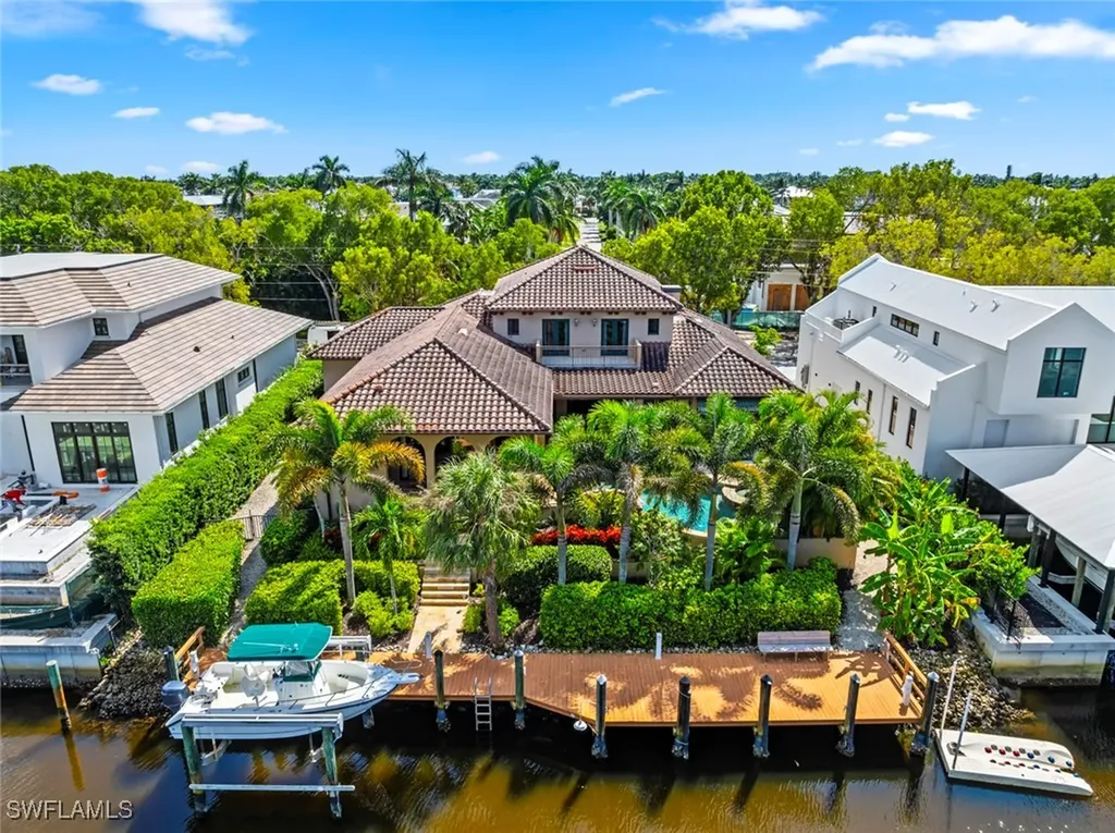 611 18th Avenue S Naples FL 34102