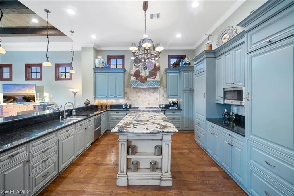 611 Eighteenth Avenue S Naples FL 34102