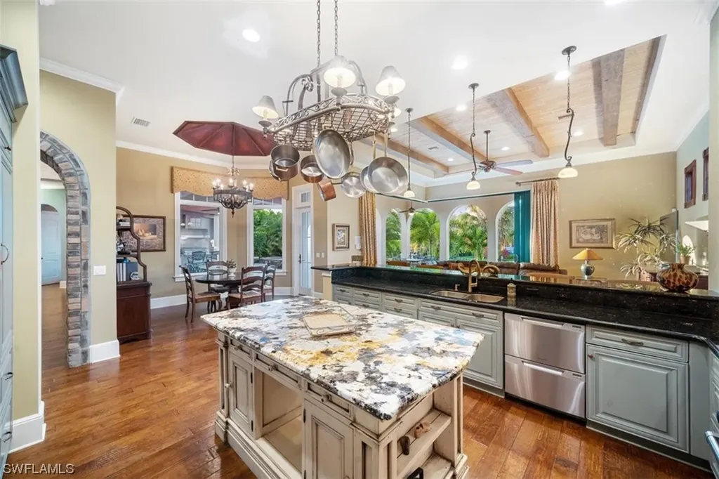 611 18th Avenue S Naples FL 34102