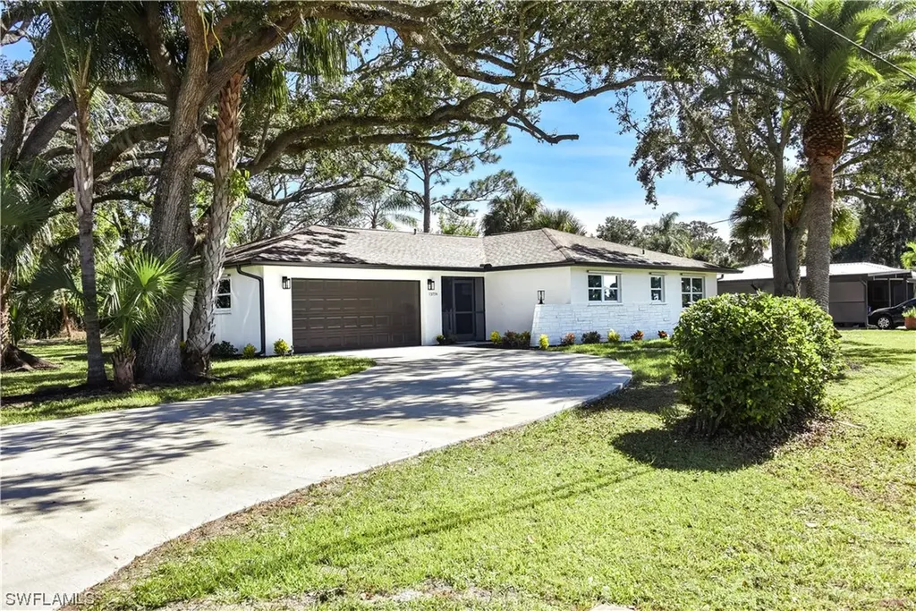 13754 River Forest Drive Fort Myers FL 33905